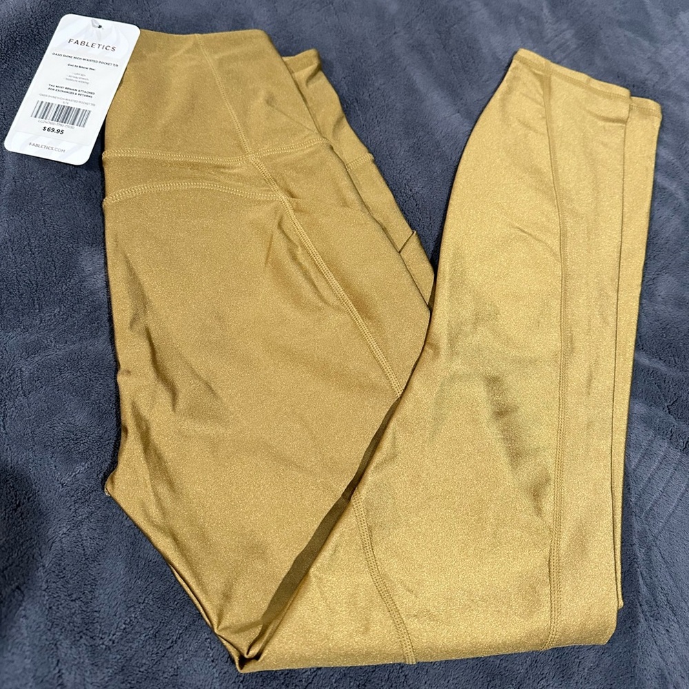 Fabletics Oasis high shine leggings!